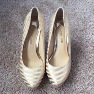 Gianni Bini striped Gold heels